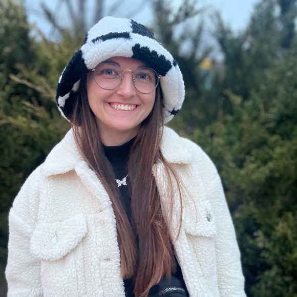 Meet your Posher, Madison - Picture 1 of 1